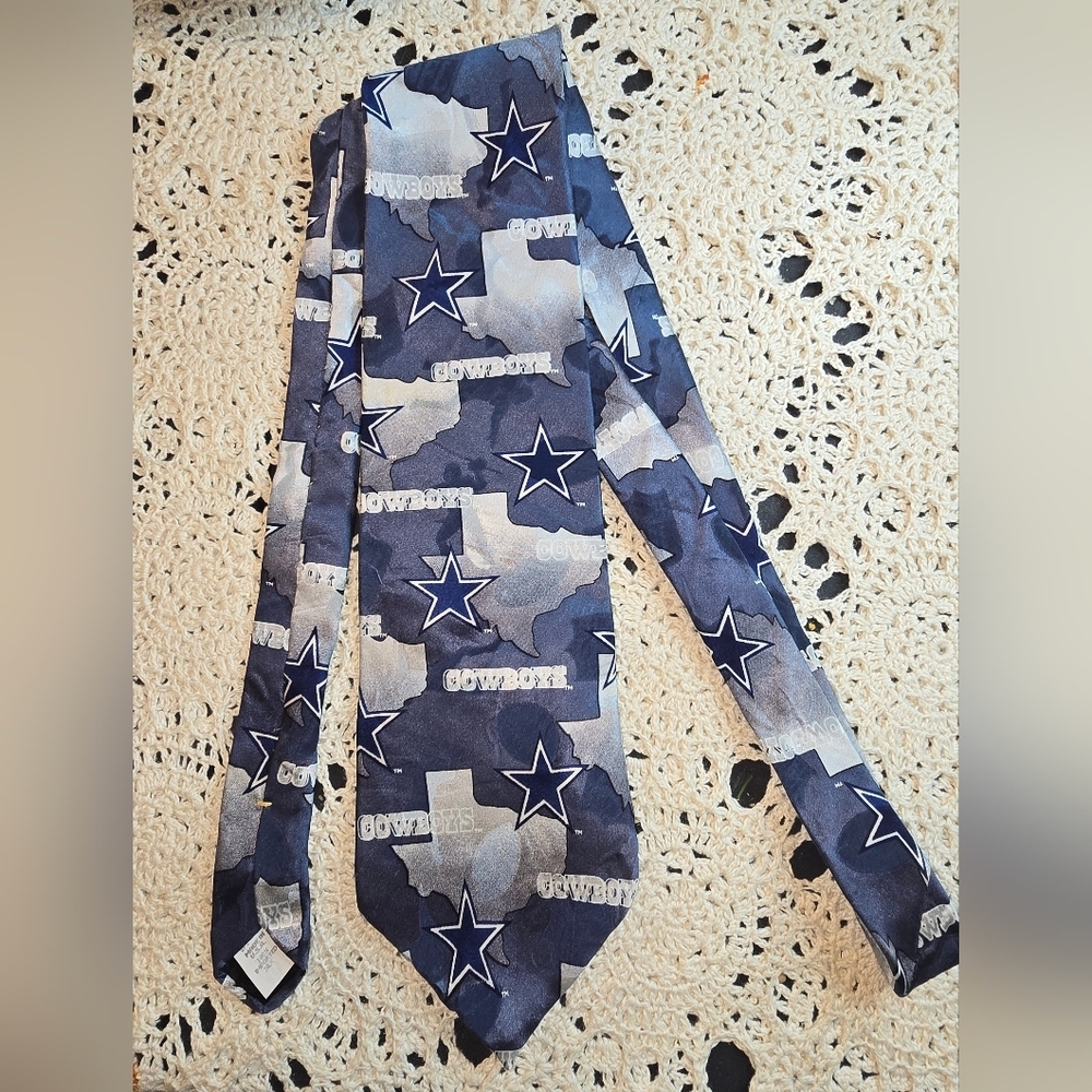 Dallas Cowboys 100% Silk Neck Tie, Mens NFL Tie